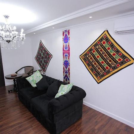Overlooking Registan Square Luxury 2 Bedrooms Apartment Samarkand Bagian luar foto