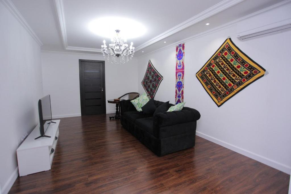 Overlooking Registan Square Luxury 2 Bedrooms Apartment Samarkand Bagian luar foto